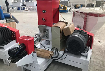 Pellet mill is the main equipment in the production process 